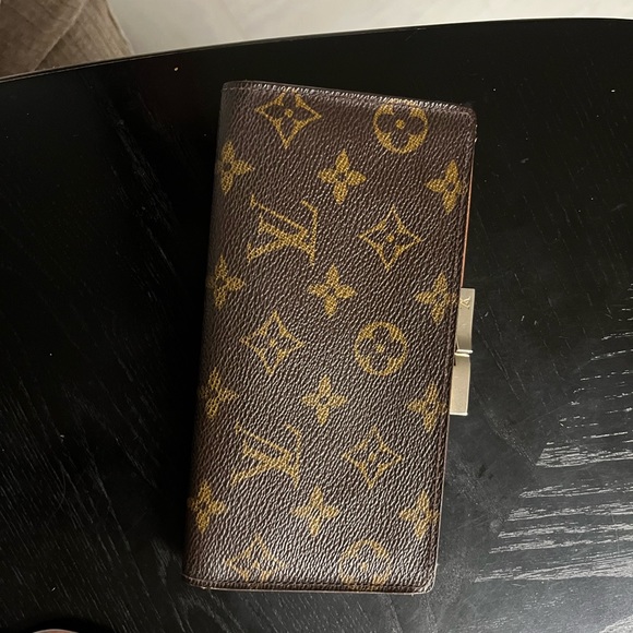 Louis Vuitton Wallet - Picture 3 of 8